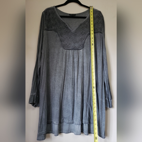 Ladies XL Long Western type Tunic - Picture 4 of 5